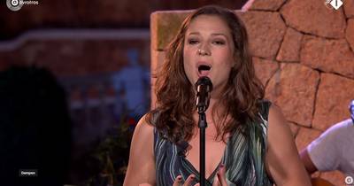 Maria Fiselier ontroert met Franse operaversie van De Zee in Beste Zangers