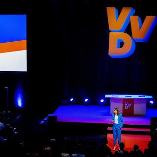 Morrend VVD-congres stelt premier Rutte nog eenmaal een ultimatum over asielmaatregelen