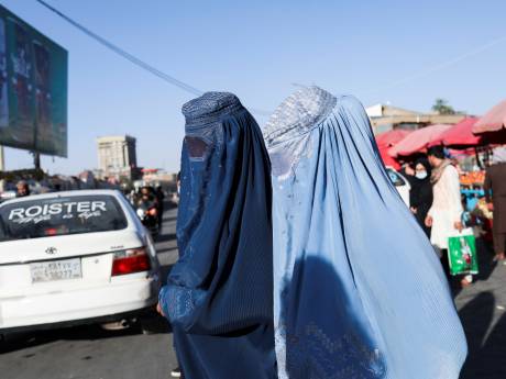 Afghaanse vrouwen mogen niet zonder mannelijk familielid het vliegtuig in