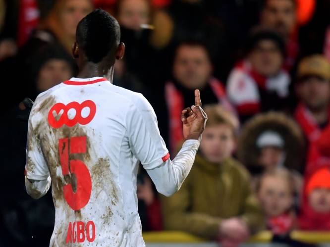 VIDEO: Agbo reageert op oerwoudgeluiden van fans Kortrijk: "We zijn 2017. Ongelofelijk dat dit nog kan"