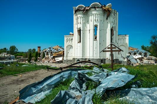 Een vernielde kerk in Dolyna in de Donetskregio.