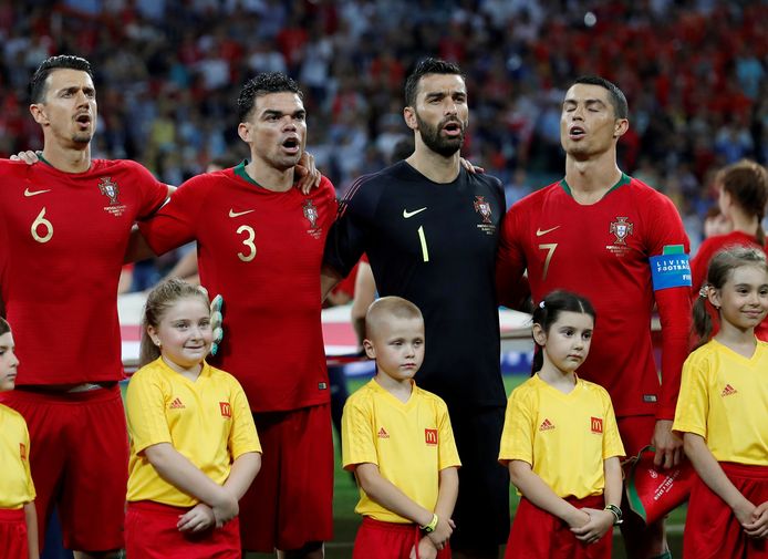 José Fonte (l) en CR7 (r) kennen elkaar goed van hun tijd bij de Portugese nationale ploeg.