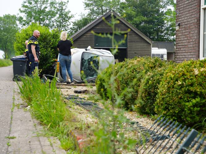 Auto van de weg geraakt in Nijkerk: bestuurder was onder invloed