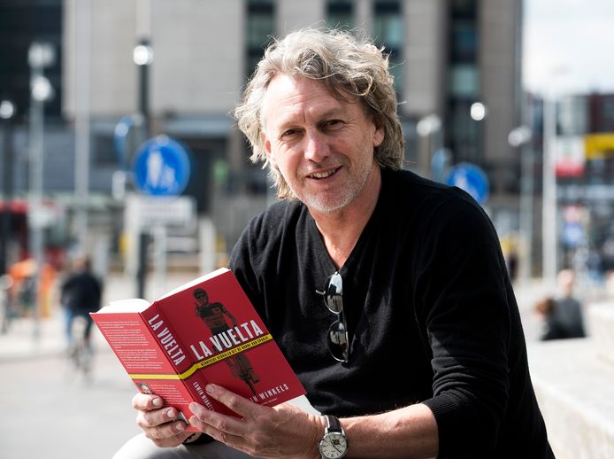 Utrechter Edwin Winkels schreef een boek over de Vuelta. Burgemeester Jan van Zanen neemt woensdag het eerste exemplaar in ontvangst.