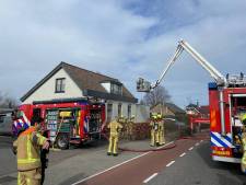 Bewoner ontdekt bij thuiskomst brand in spouwmuur, brandweer schaalt op