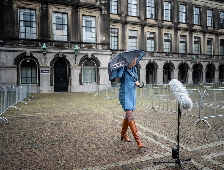 Voorzitter Ingrid Thijssen van werkgeversorganisatie VNO-NCW op het Binnenhof na een gesprek met informateur Mariëtte Hamer. Beeld Foto Bart Maat / ANP
