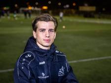 Marvilde-spits Sil van Herwijnen gaat in Amsterdam wonen en voetballen: ‘Weer een nieuwe ervaring’