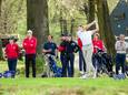 Rosendaelsche Golfclub (toekijkend in rode truien) was zaterdag gastheer tijdens de vierde ronde van de hoofdklasse.