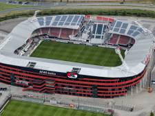 Installateur: Dak AZ-stadion niet berekend op zonnepanelen