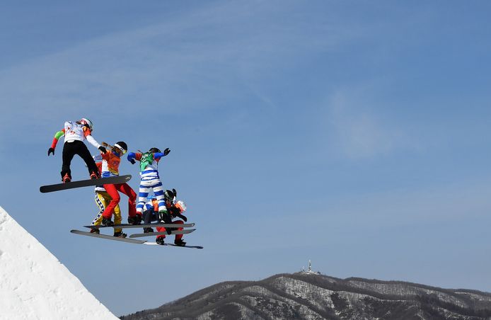 De finale van de snowboardcross met onder anderen Lindsey Jacobellis en Michela Moioli.