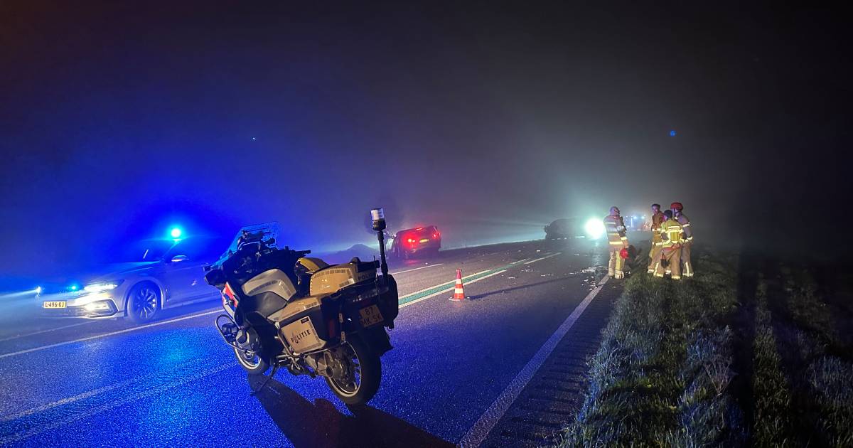Flinke schade aan twee auto’s bij botsing op weg tussen Oss en Heesch.