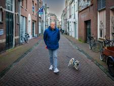Mopshond Cooper overleeft ternauwernood bijtincident in Kampen: ‘Hoe kan dit gebeuren?’