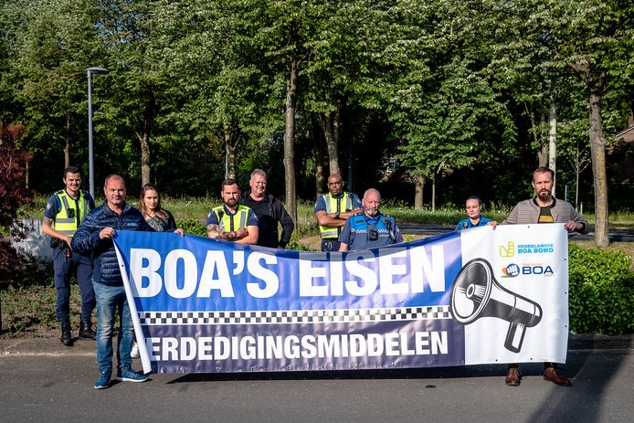 Foto ter illustratie. Handhavers voeren actie in IJsselmonde.
