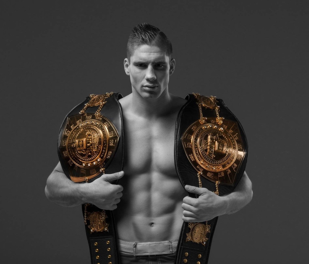 Wereldkampioen kickboksen Rico Verhoeven opent zijn eigen