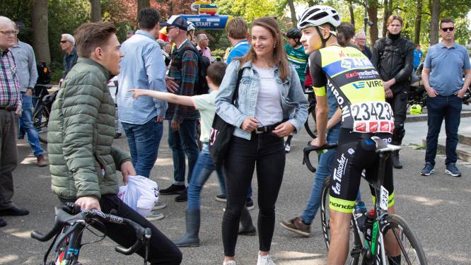 Veel belangstelling voor zonnige start Ronde van Overijssel in Rijssen: ‘Ik heb er twee jaar op gewacht’
