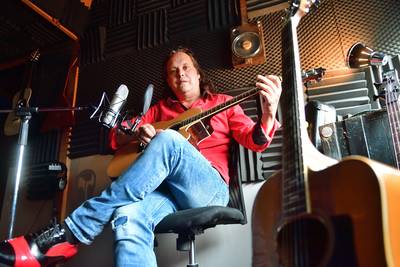 Remko Willems voelt zich volledig vrij in zijn eigen studio: ‘Grenzen bestaan voor mij niet meer’