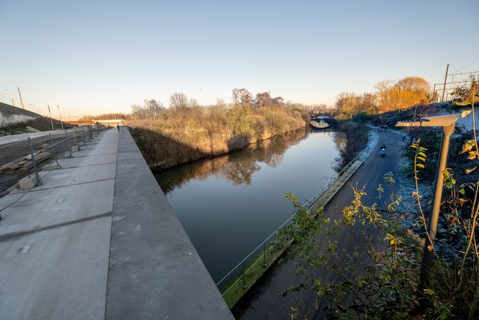 De voetgangers- en fietsersinfrastructuur van het stationsproject is geopend