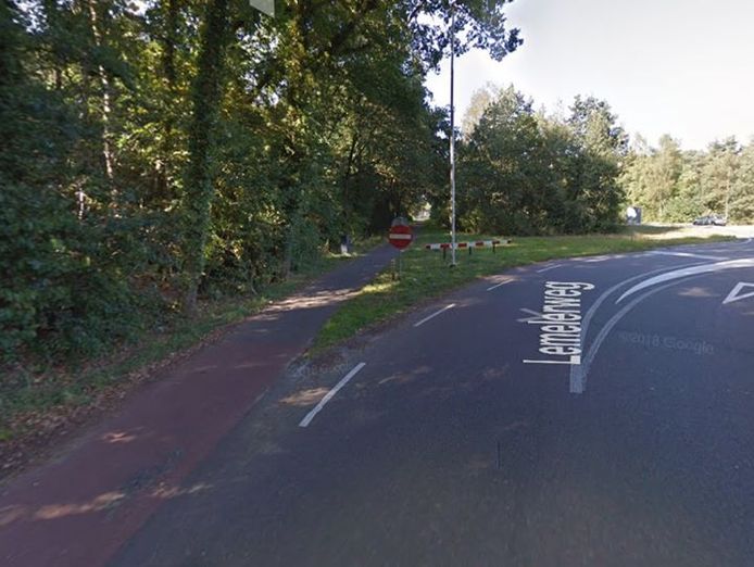Het ongeluk gebeurde op het fietspad langs de Lemelerweg in Ommen.