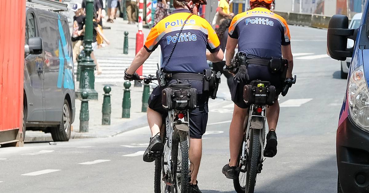 hoog Geruststellen samenkomen Politie mag joggen, fietsen of fitnessen ingeven als gepresteerde  diensturen | Binnenland | hln.be