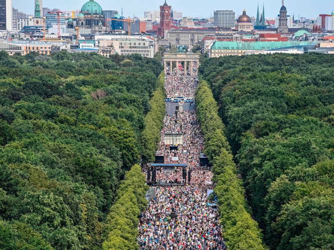17.000 betogers tegen coronamaatregelen in Berlijn: mars stopgezet omdat regels niet werden nageleefd