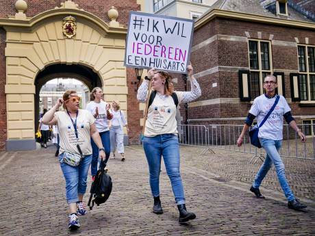 Nog te weinig huisartsen in Eindhoven om zomer te overbruggen: ‘Het is nu alle hens aan dek’