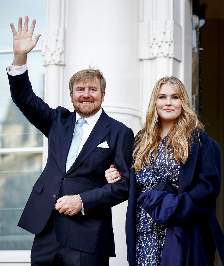 Koning-Willen-Alexander en prinses Amalia vertrekken na afloop van de buitengewone vergadering van de Raad van State,  8 December 2021 Beeld ANP /  ANP