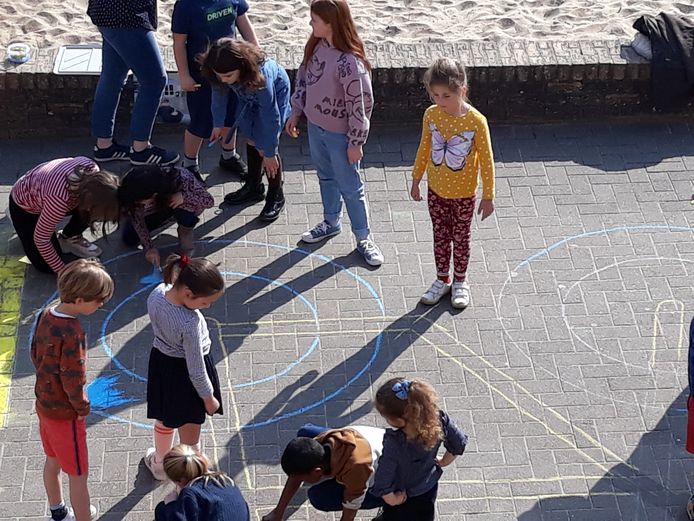 De leerlingen van 't Marktschooltje waren vandaag creatief aan de slag op de speelplaats