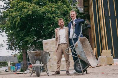 Hoe twee 18-jarige ‘knakkers’ samen de politiek ingingen en het allebei tot wethouder schopten