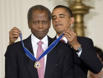 Sterren herdenken overleden Oscarwinnaar Sidney Poitier (94): "Een ziel die ik voor altijd zal koesteren”