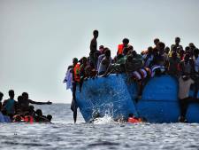 Les migrants sauvés en mer devraient être "ramenés en Afrique"