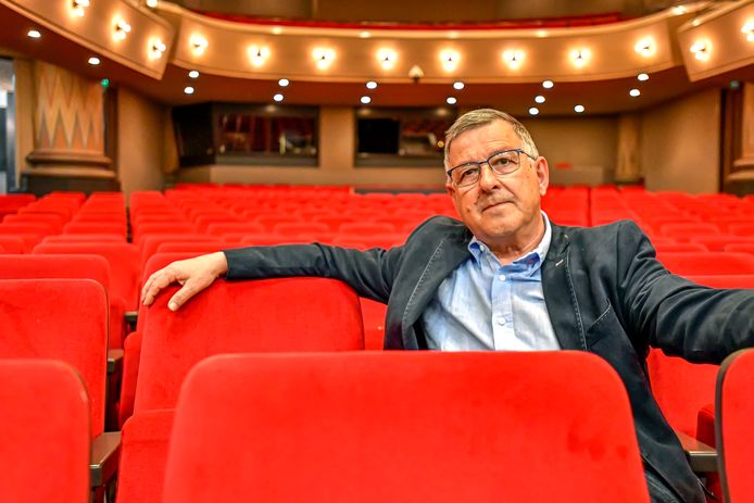 Theater De Maagd in Bergen op Zoom is dicht. Directeur Cees Meijer mist zijn gasten.