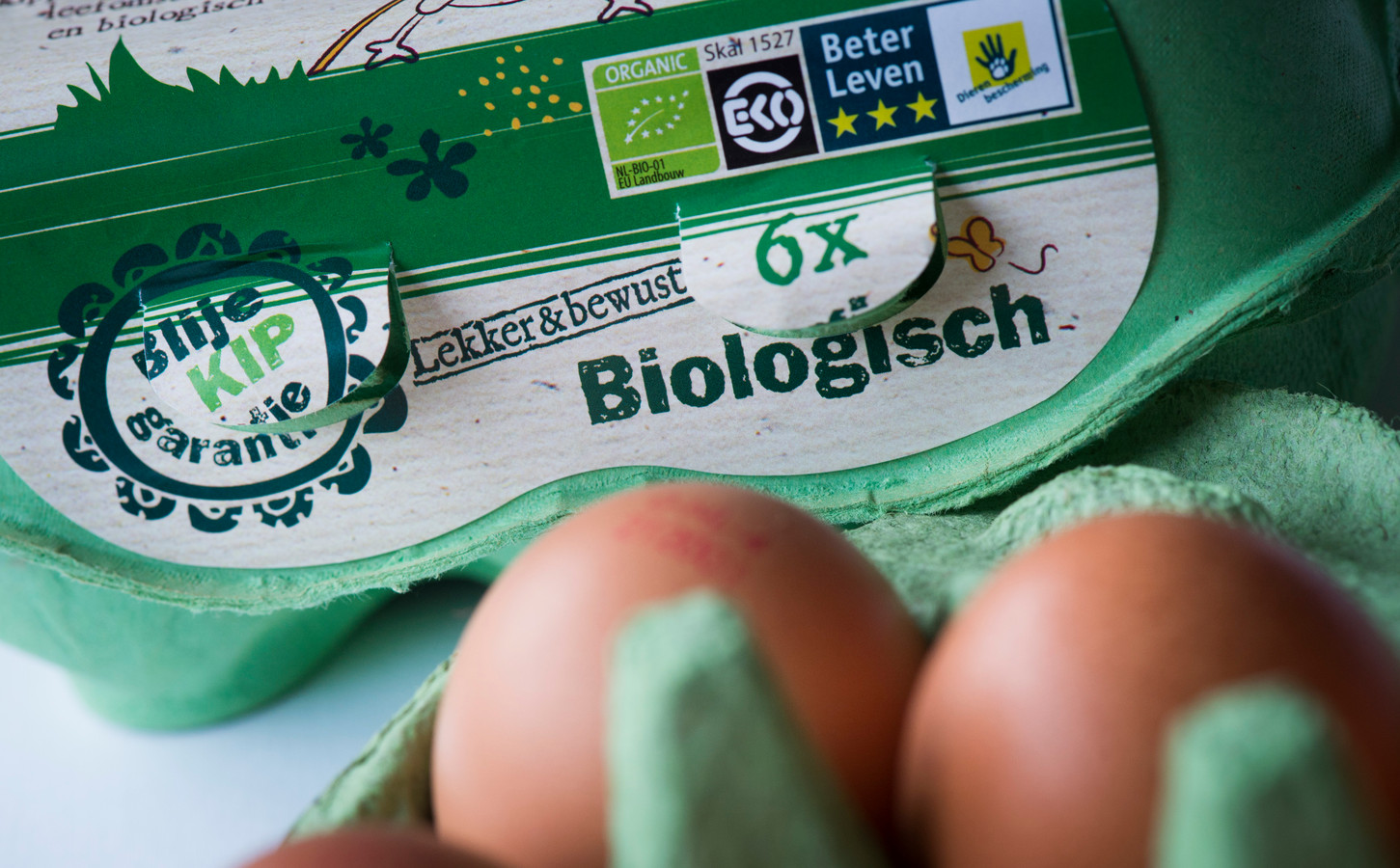 handicap deze privacy Sector slaat alarm: steeds meer biologische eierboeren stappen door extreem  hoge kosten over op kooi-eieren | Foto | destentor.nl