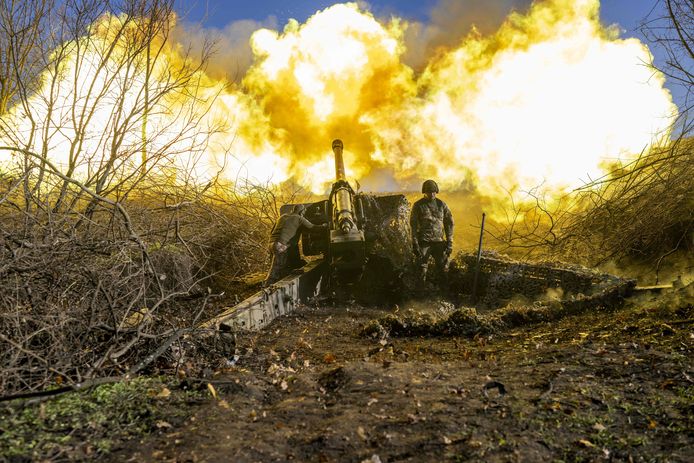 Oekraïense artillerie bij Bachmoet.