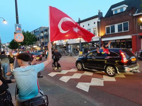 Turken in Eindhoven uitzinnig na verkiezingsuitslag: ‘Onder Erdogan is Turkije een wereldmacht’ 
