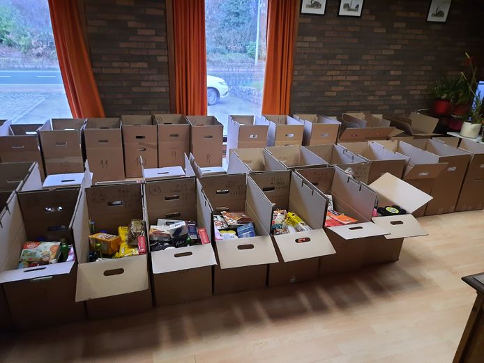 Het OCMW van Herselt deelt voor de derde keer kerstpakketten uit.