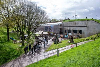 Leerlingen Marklandcollege even forensisch medewerkers op Fort Sabina: ‘Ik vind het belangrijk om te
