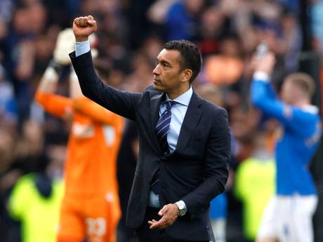Van Bronckhorst vol vertrouwen naar Leipzig: ‘Moeten ons afsluiten en concentreren op de prestatie’