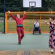 Even vakantie van de wereld waarin iedereen naar je grote kleine broer staart