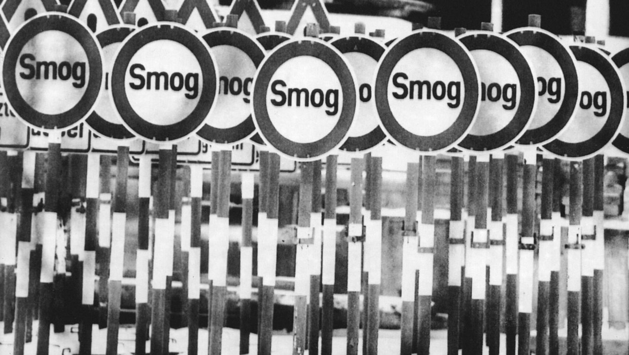 Smog-borden in 1987. Beeld anp