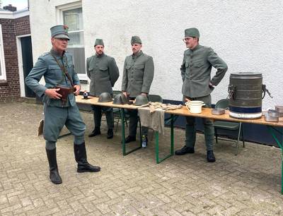 Drukbezochte belevingstocht in Budel brengt oorlog en vrijheid dichterbij
