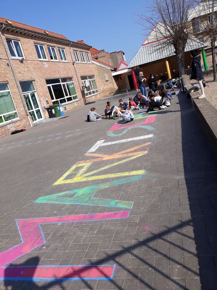 De leerlingen van 't Marktschooltje waren vandaag creatief aan de slag op de speelplaats