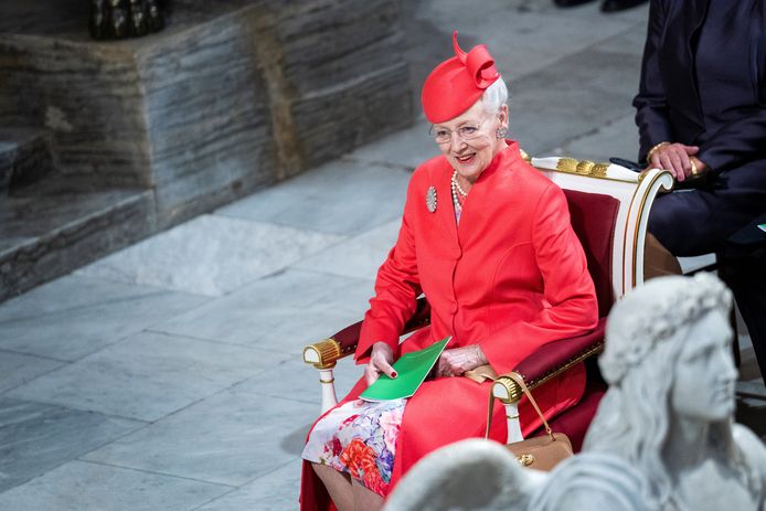 De Deense koningin Margrethe woont een kerkdienst bij tijdens de vieringen ter gelegenheid van de 50e verjaardag van haar troonsbestijging, in de kathedraal van Kopenhagen in Denemarken op 11 september 2022.