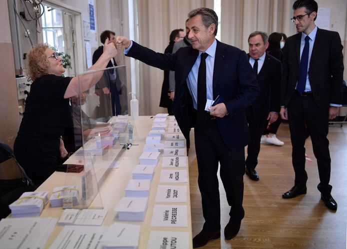 Former President Nicolas Sarkozy cast his vote in Paris this morning for the first round of presidential elections.