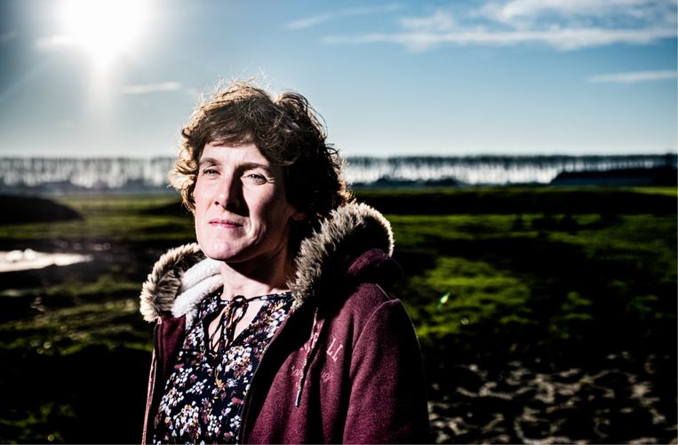 Els Vanneste: ‘Wij boeren hadden evengoed in de klimaat­marsen kunnen meelopen, want de klimaat­verandering grijpt in op ons inkomen.’ Beeld 