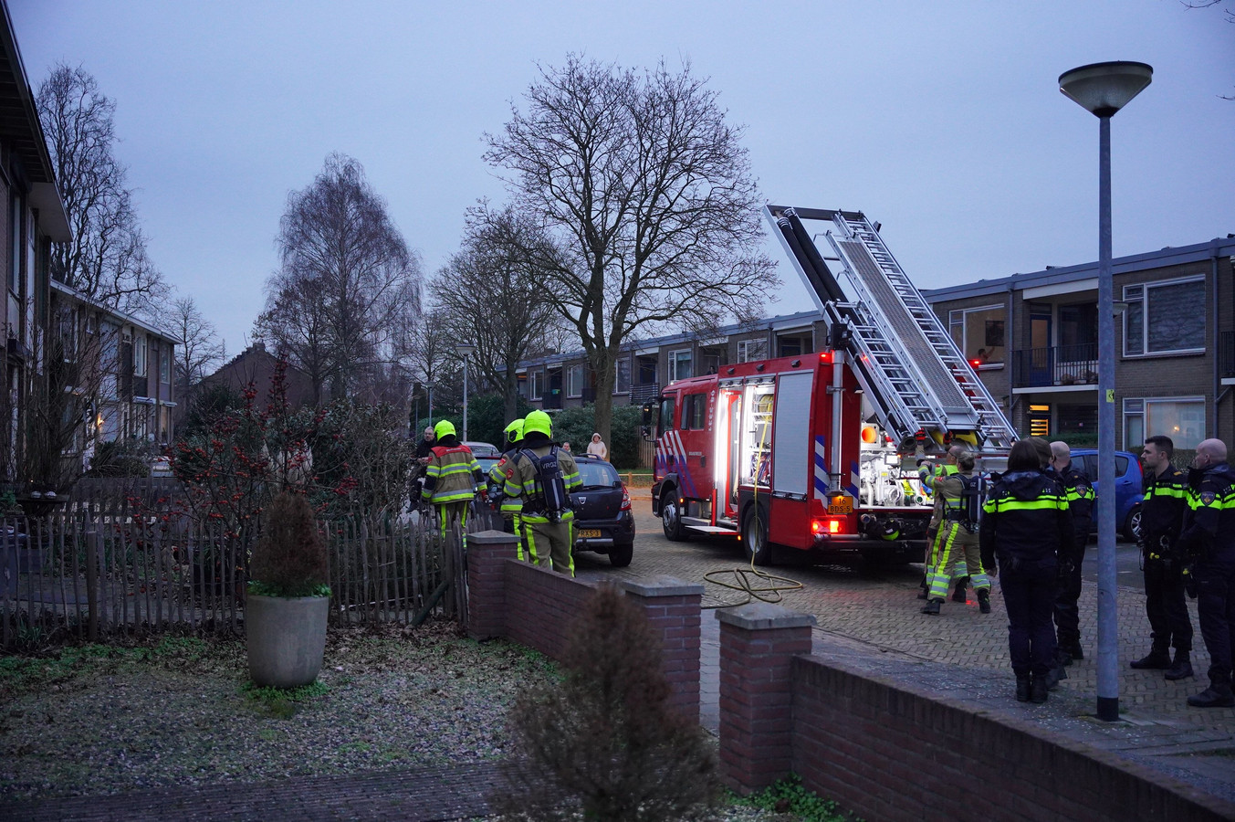 buren-horen-het-brandalarm-maar-waar-is-de-brand-en-waar-zijn-de