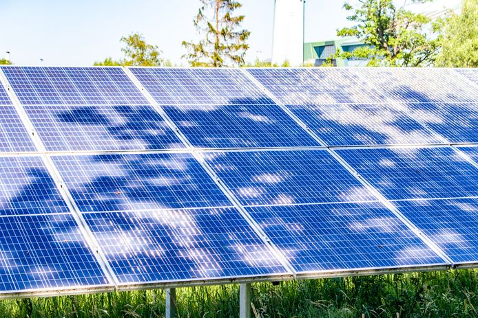 Nieuwe zonnevelden in Houten moeten wachten op de bouw van een tweede hoogspanningsstation. Stedin denkt dat in 2023 in gebruik te kunnen nemen.