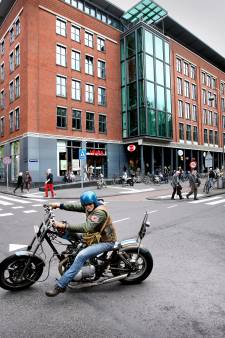 Gemeente zegt huur op van 21.000 vierkante meter aan werkplekken voor ambtenaren 