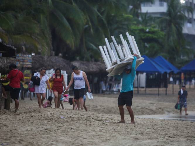 Extreem gevaarlijke orkaan Otis teistert Mexicaanse kust: ‘Geen communicatie meer mogelijk’