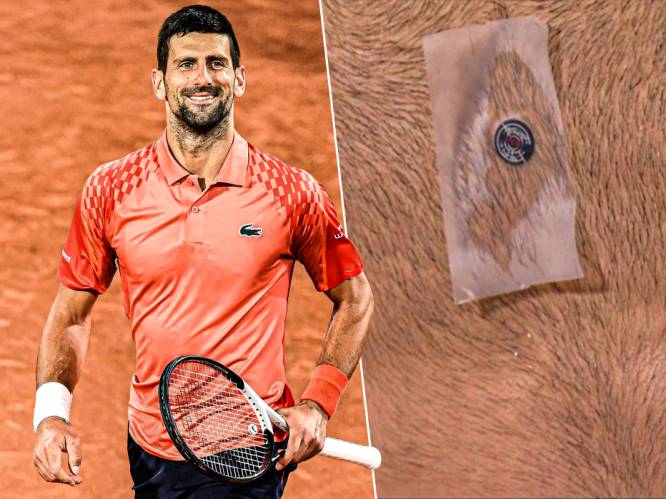 KIJK. Novak Djokovic doet erg geheimzinnig over vreemd object op borst: “Ik wil gewoon Iron Man zijn”