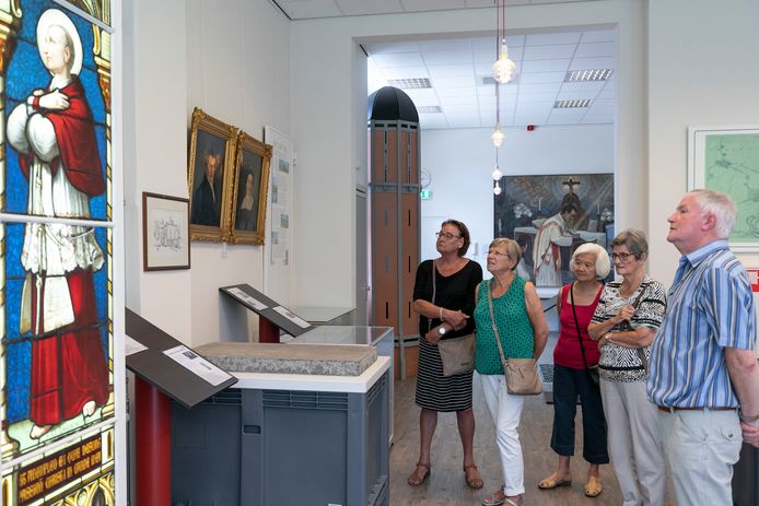 Bezoekers krijgen een rondleiding in het MUBO in 2018. Door corona hebben de rondleidingen twee jaar stilgelegen. In 2022 gaan ze weer van starts, mits corona dat toelaat.
